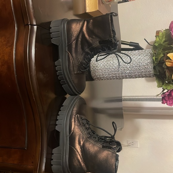 Pair of boots guess beautiful brown color - Picture 2 of 3